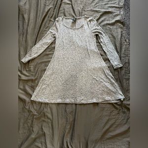 TMG long sleeve dree size small